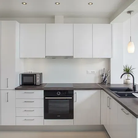 Modern Pjero Apartment Makarska