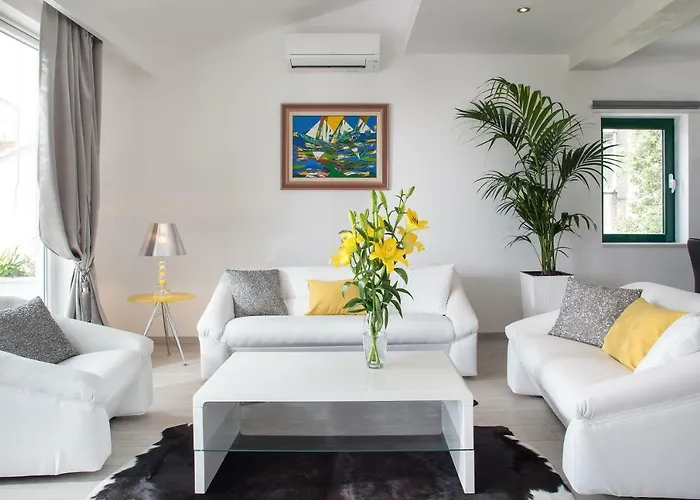 Apartment Modern Pjero *