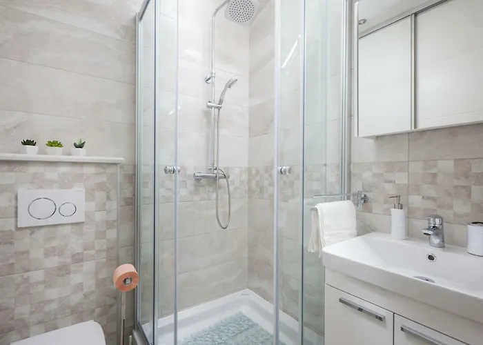 Modern Pjero * Makarska