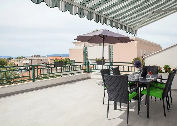 Apartment Modern Pjero *