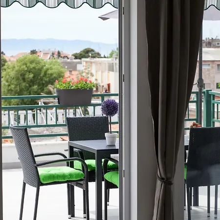 Modern Pjero Апартаменты Макарска