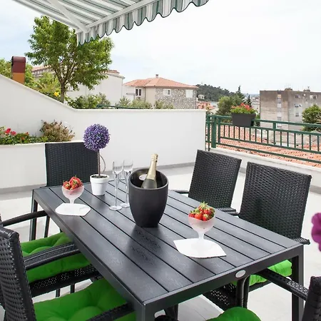 Modern Pjero Апартаменты