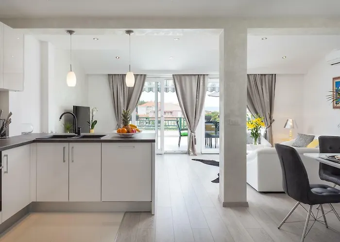 Modern Pjero Макарська